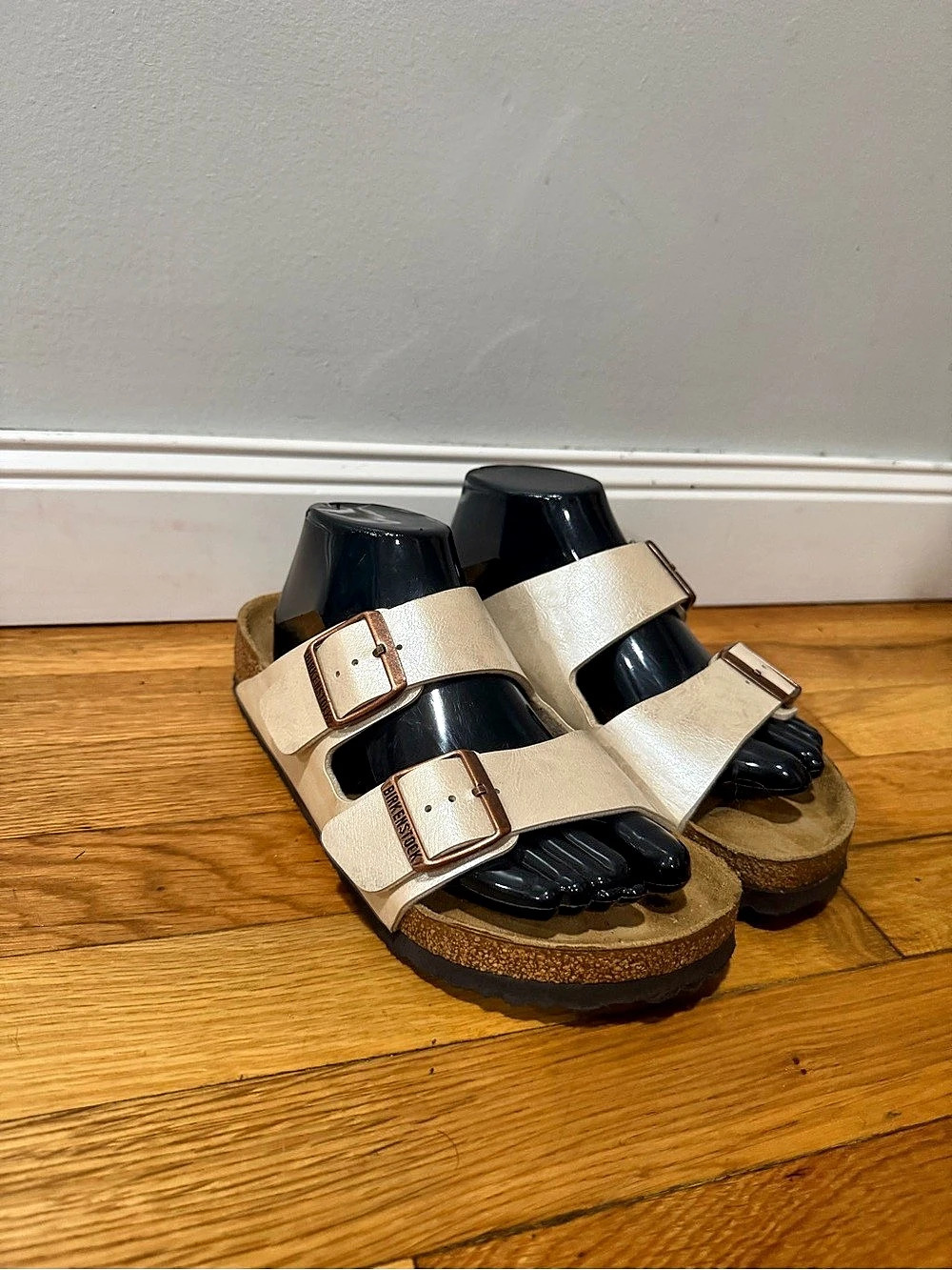 Birkenstock Arizona Sandals in White & Brown EU 38